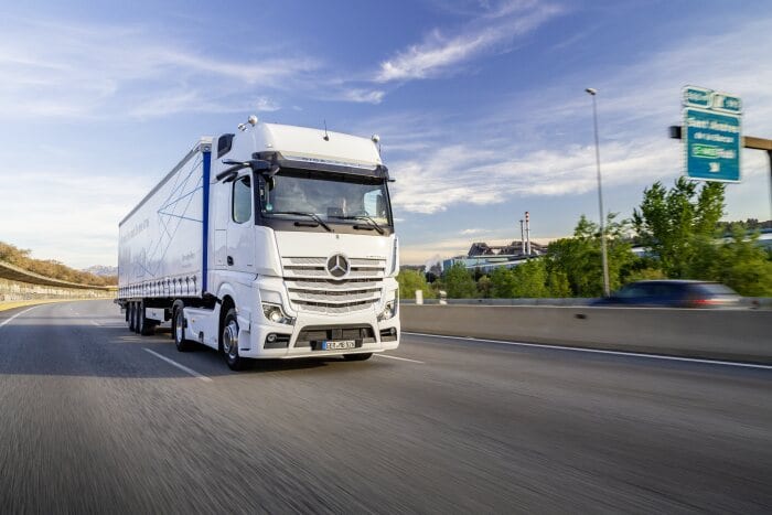 Mercedes-Benz Actros with Active Brake Assist 5 and Sideguard Assist, Active Drive Assist, MirrorCam