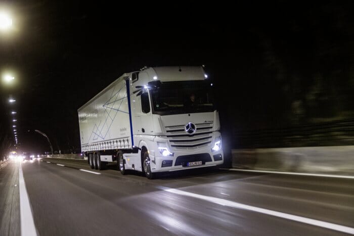 Mercedes-Benz Actros with Active Brake Assist 5 and Sideguard Assist, Active Drive Assist, MirrorCam