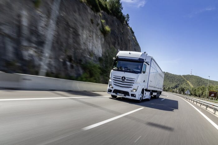 Mercedes-Benz Actros with Active Brake Assist 5 and Sideguard Assist, Active Drive Assist, MirrorCam