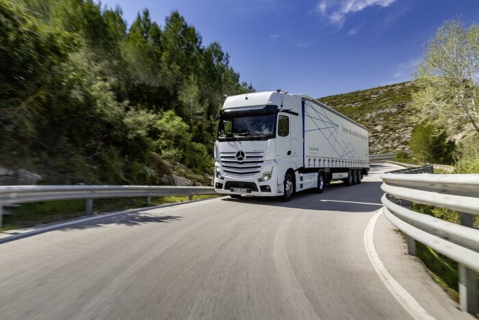 Mercedes-Benz Actros with Active Brake Assist 5 and Sideguard Assist, Active Drive Assist, MirrorCam