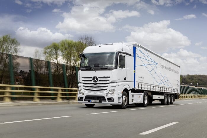 Mercedes-Benz Actros with Active Brake Assist 5 and Sideguard Assist, Active Drive Assist, MirrorCam