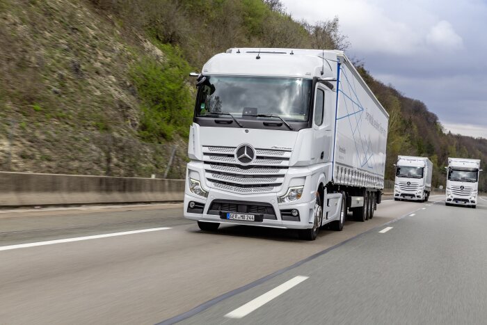 Mercedes-Benz Actros with Active Brake Assist 5 and Sideguard Assist, Active Drive Assist, MirrorCam