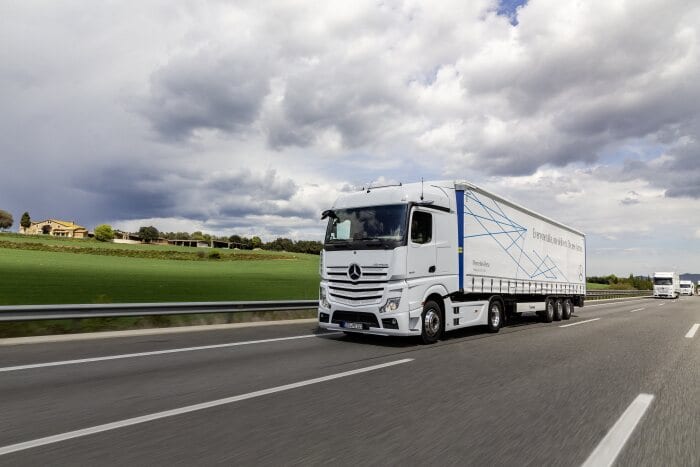 Mercedes-Benz Actros with Active Brake Assist 5 and Sideguard Assist, Active Drive Assist, MirrorCam