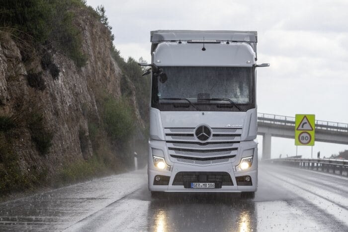 Mercedes-Benz Actros with Active Brake Assist 5 and Sideguard Assist, Active Drive Assist, MirrorCam