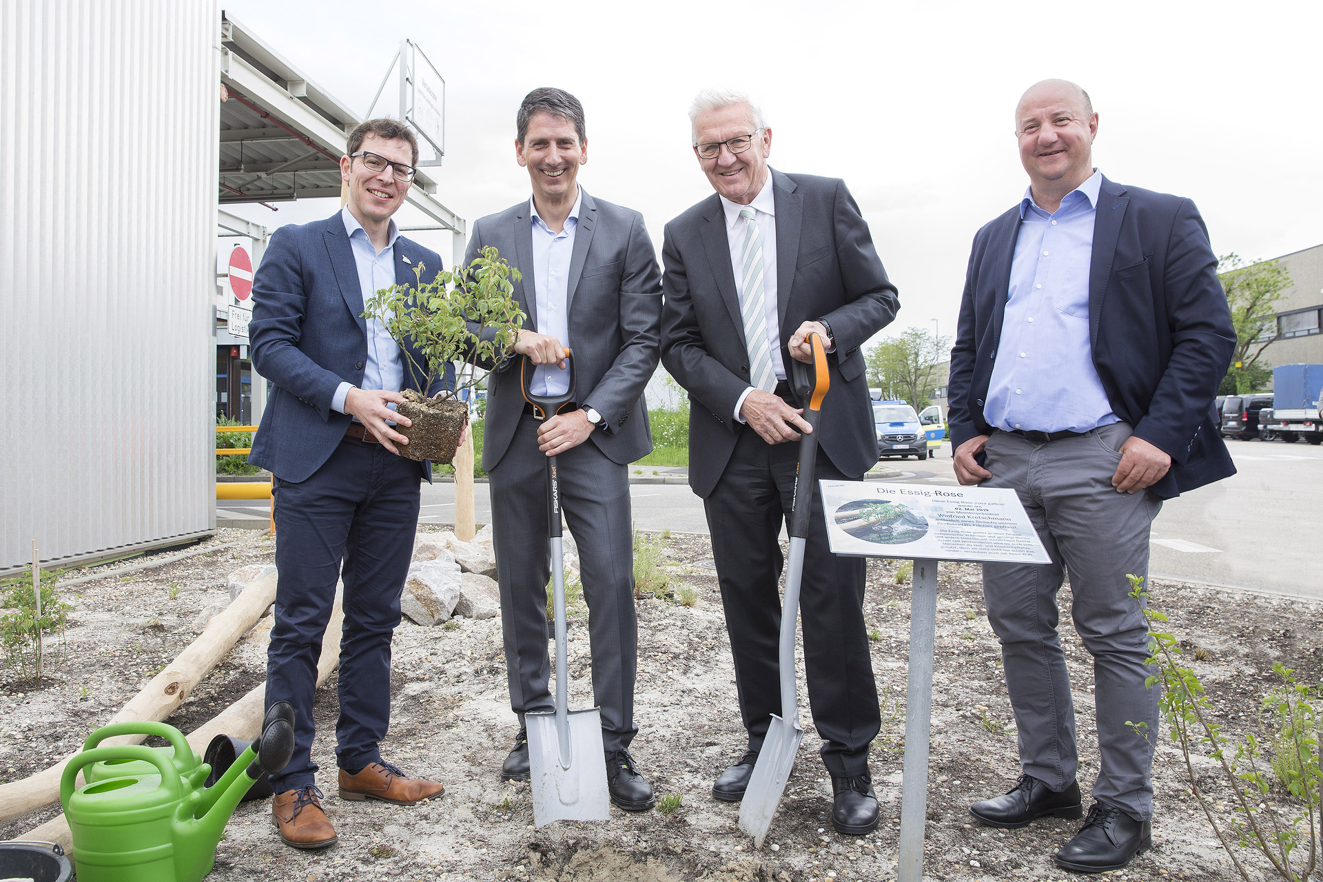 Ministerpräsident Winfried Kretschmann besucht Mercedes-Benz Werk Gaggenau im Werkteil Rastatt