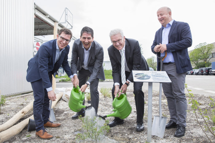 Ministerpräsident Winfried Kretschmann besucht Mercedes-Benz Werk Gaggenau im Werkteil Rastatt
