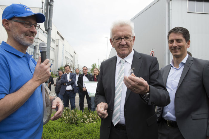 Ministerpräsident Winfried Kretschmann besucht Mercedes-Benz Werk Gaggenau im Werkteil Rastatt