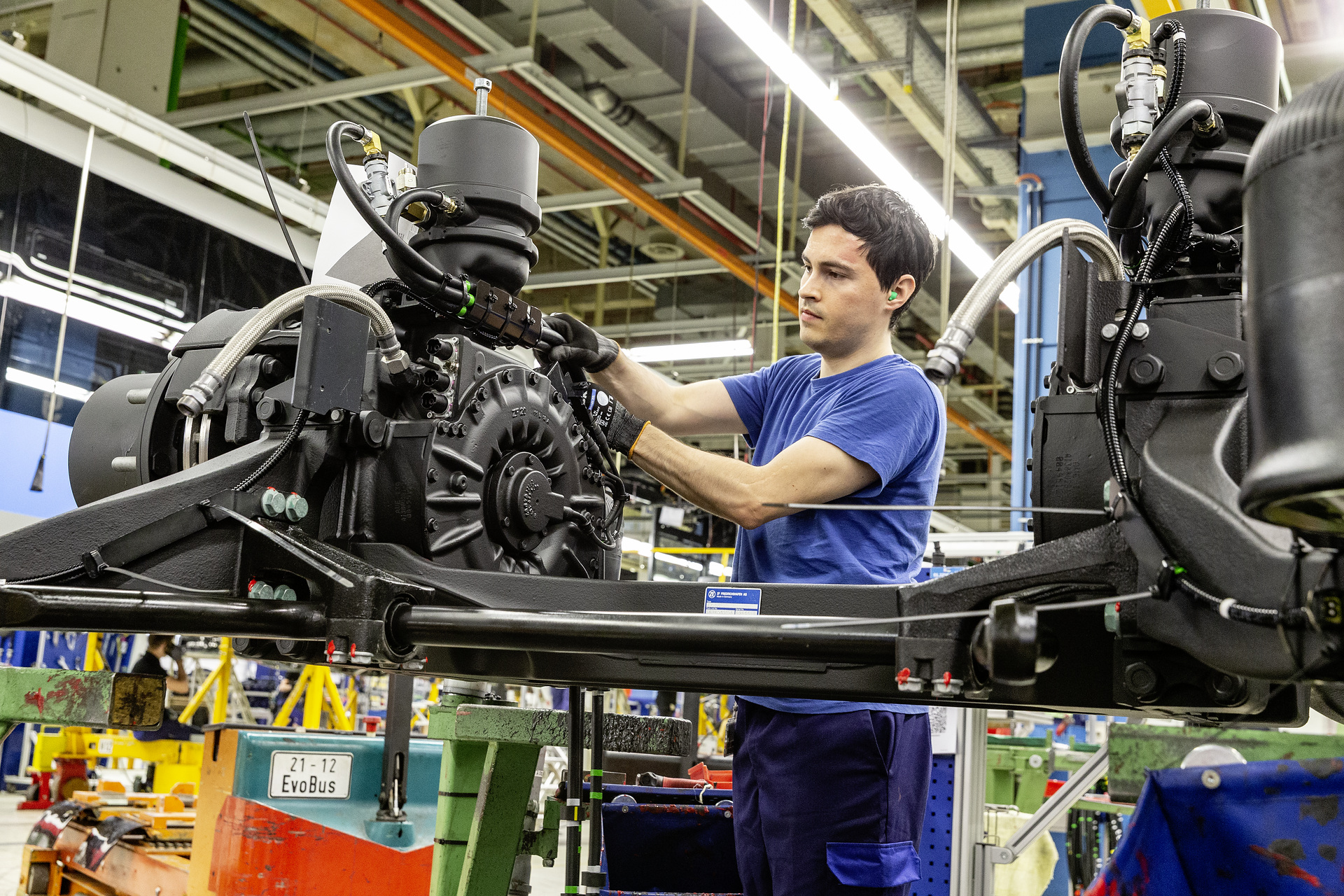 eCitaro production, Daimler AG/EvoBus production site, Mannheim, Germany, assembly, pre-assembly for eAxle eCitaro production, Daimler AG/EvoBus Werk Mannheim