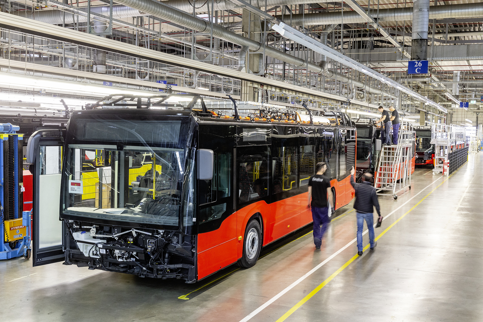eCitaro production, Daimler AG/EvoBus production site, Mannheim, Germany, assembly, eCitaro high-voltage system commissioning eCitaro production, Daimler AG/EvoBus Werk Mannheim