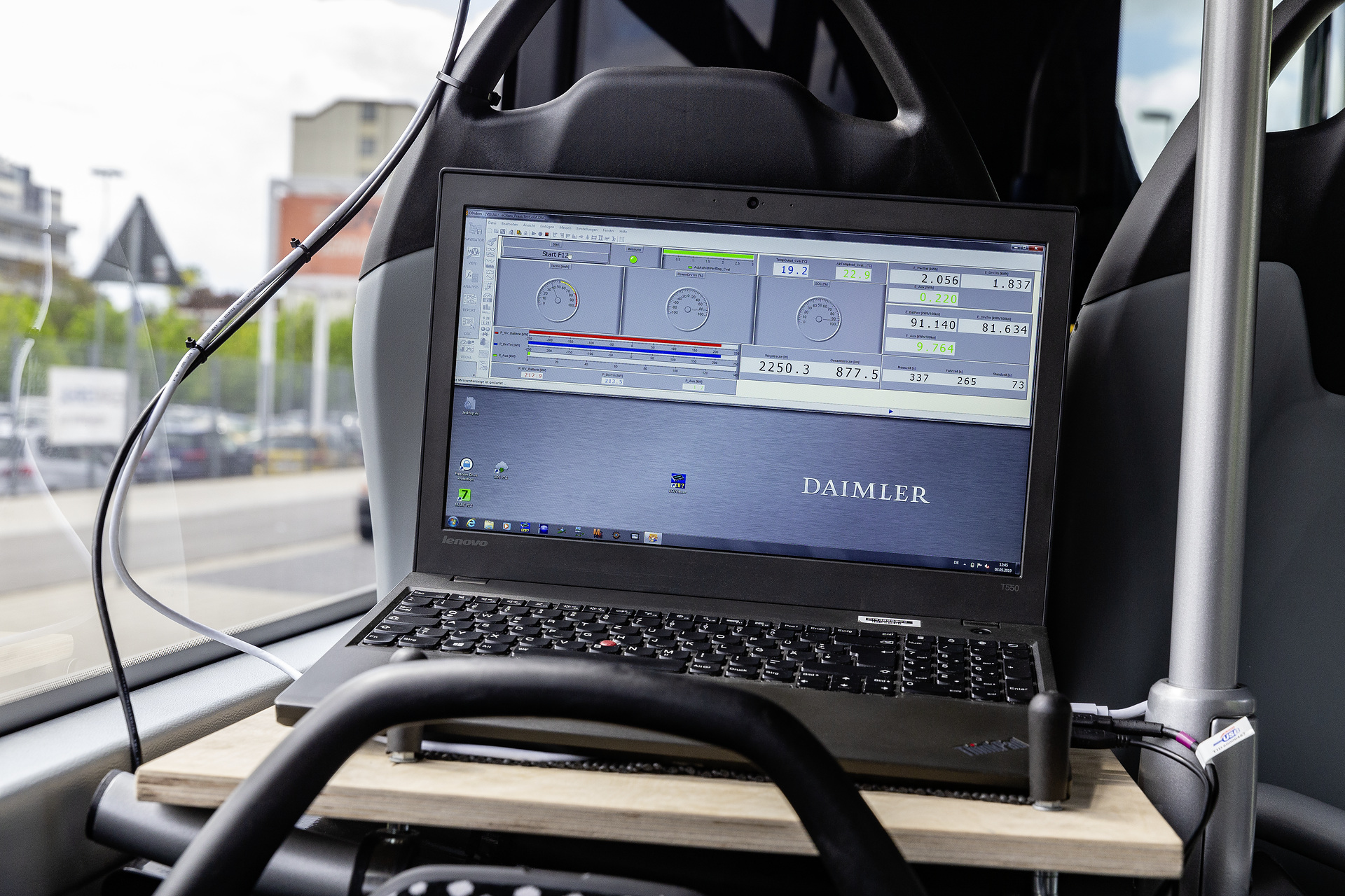 Mercedes-Benz Citaro with all-electric drive, interior, seat covers: black-grey, passenger capacity: 1/80, 2 x electric hub motor, 2 x 125 kW, 2 x 485 Nm Mercedes-Benz Citaro with all-electric drive