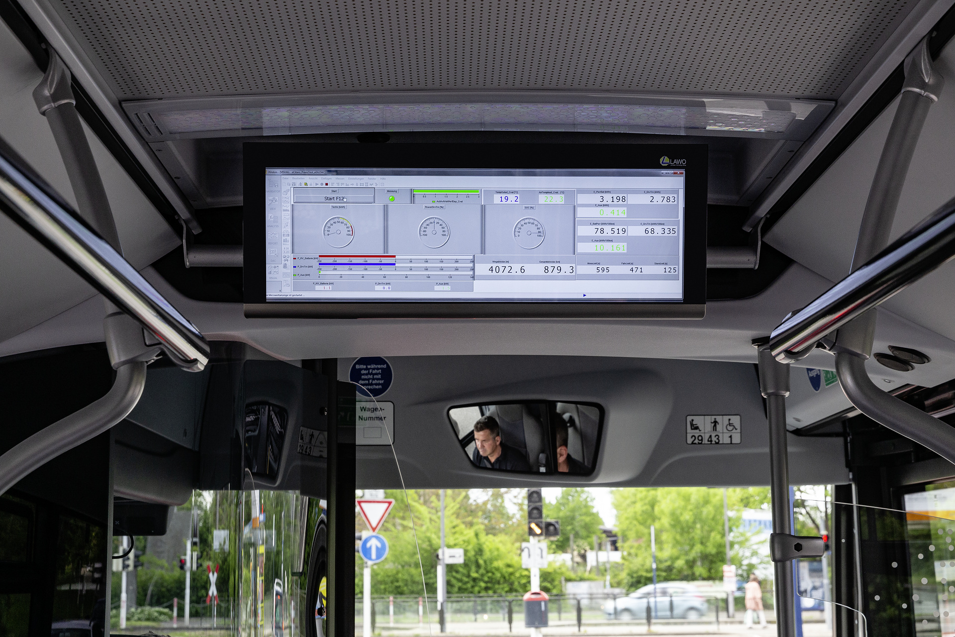 Mercedes-Benz Citaro with all-electric drive, interior, seat covers: black-grey, passenger capacity: 1/80, 2 x electric hub motor, 2 x 125 kW, 2 x 485 Nm Mercedes-Benz Citaro with all-electric drive