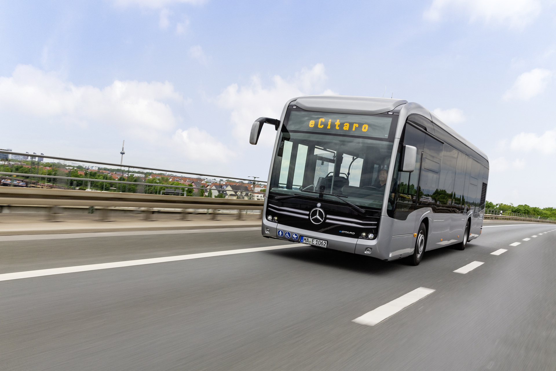 Mercedes-Benz eCitaro with all-electric drive, exterior, anthracite metallic, 2 x electric hub motor, 2 x 125 kW, 2 x 485 Nm, LED headlamps, length/width/height: 12135/2550/3400 mm, passenger capacity: 1/80. Mercedes-Benz eCitaro with all-electric drive