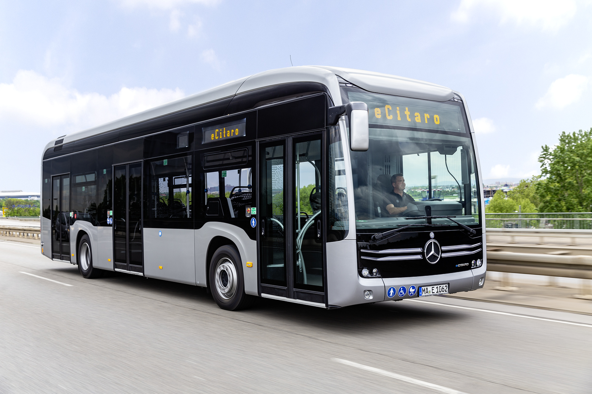 Mercedes-Benz eCitaro with all-electric drive