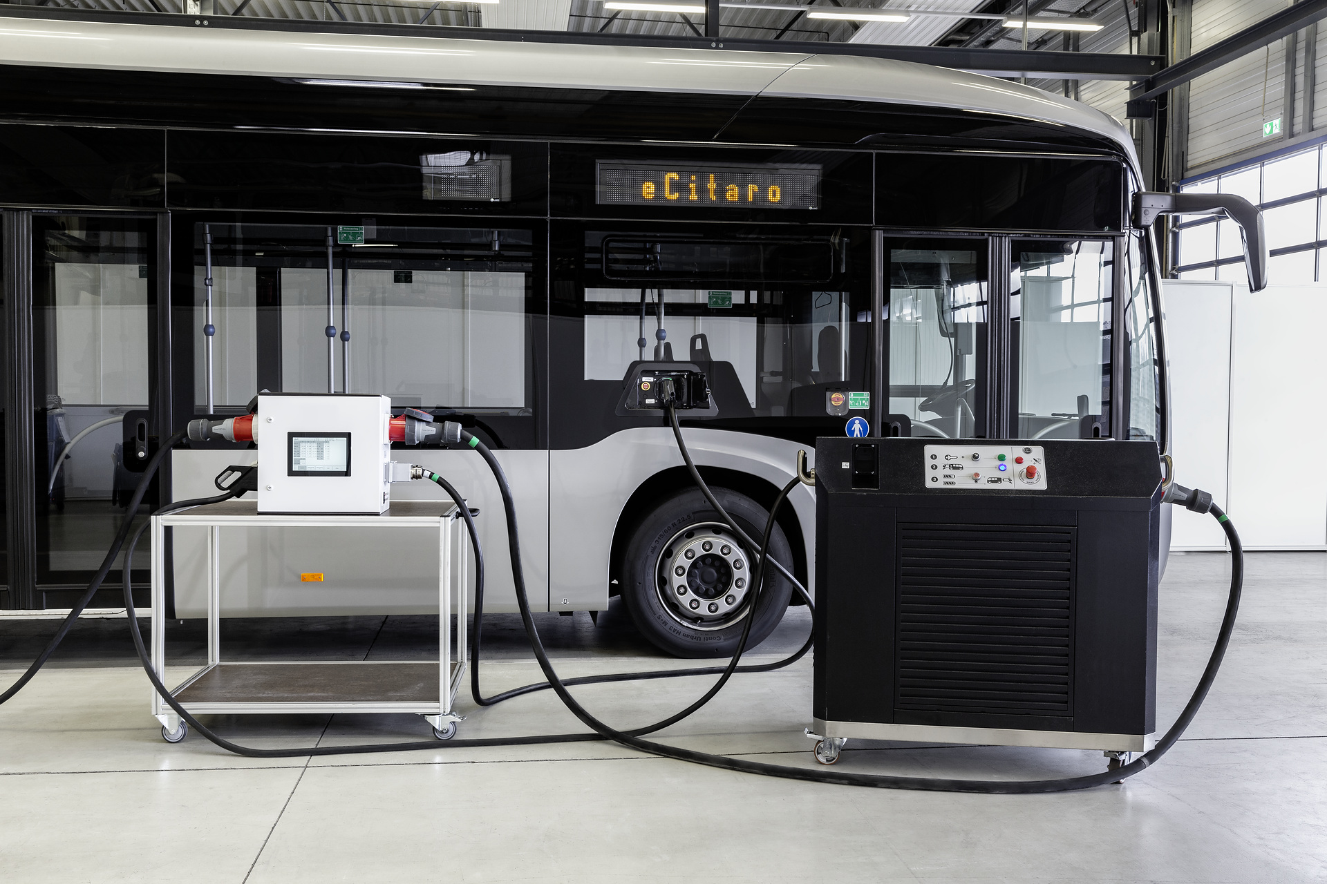 Mercedes-Benz eCitaro with all-electric drive, exterior, charger and charge current meter. Mercedes-Benz eCitaro with all-electric drive
