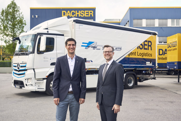 May 2019: Handover Mercedes-Benz eActros to Dachser