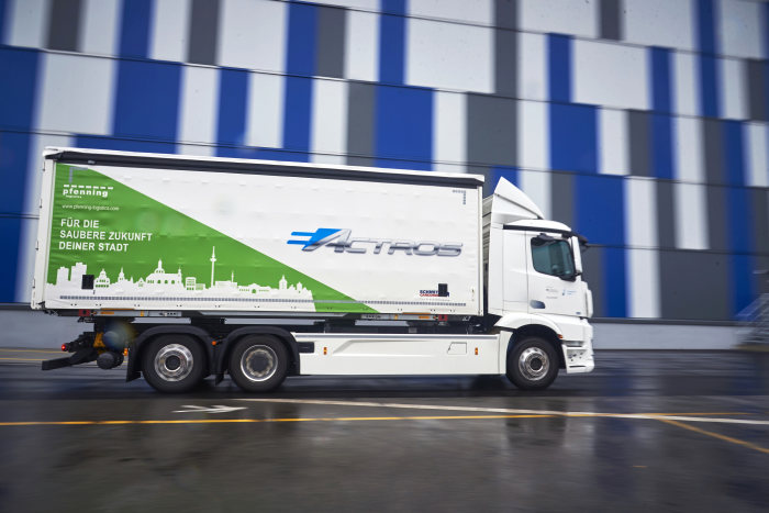Emissionsfreier Werksverkehr in Mannheim: Pfenning Logistics fährt Mercedes-Benz eActros