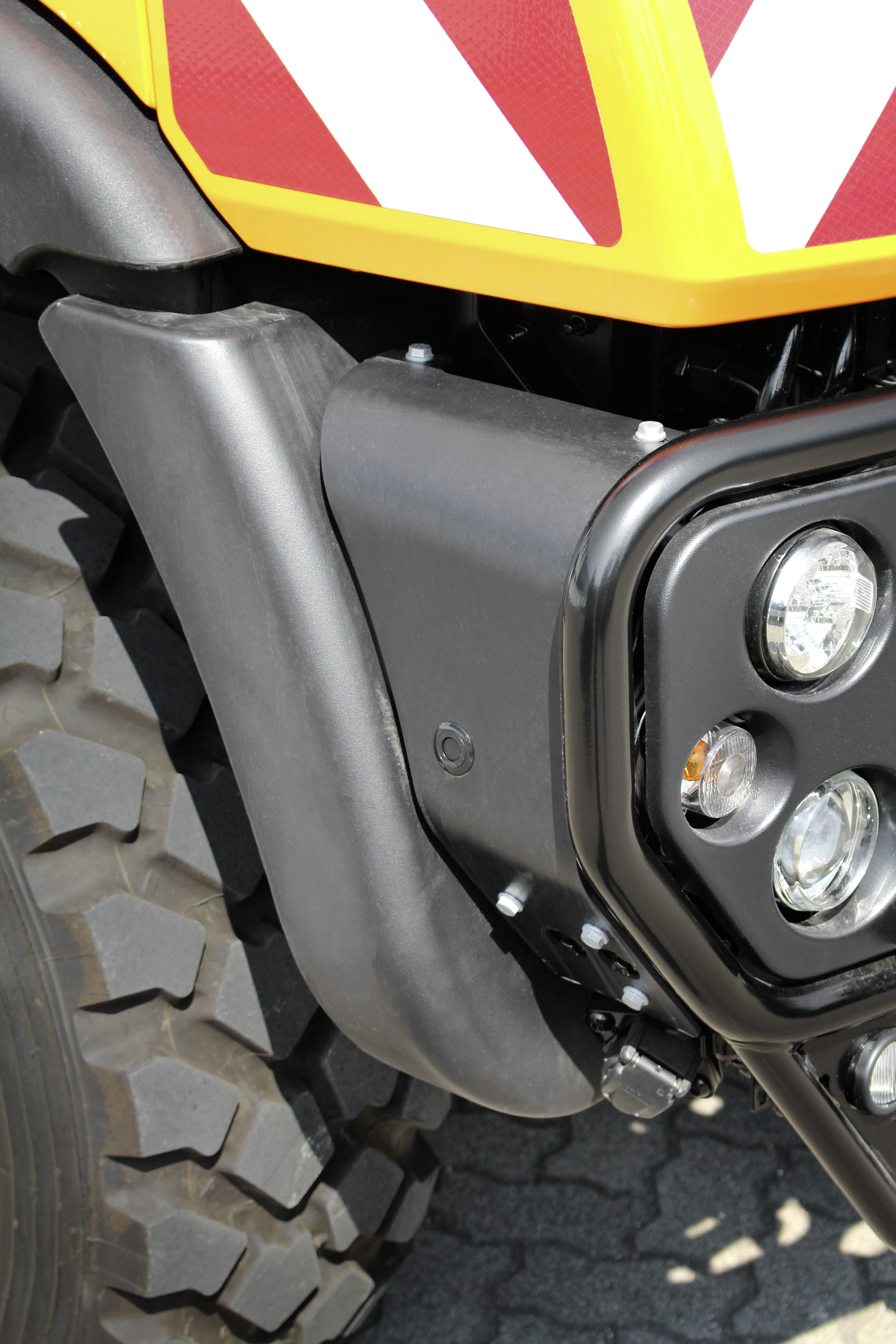 Demopark 2019 – Unimog mit Abbiegekamera- und Ultraschall Seitensensorsystem – Sensor vorne rechts Demopark 2019