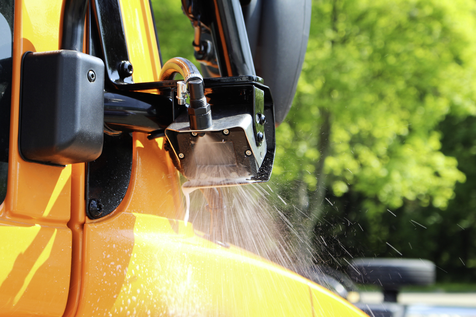 Demopark 2019 – Unimog mit Abbiegekamerasystem – Hochdruckreinigung für Kamera rechts Demopark 2019