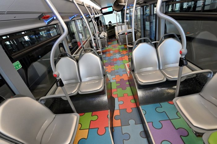 Mercedes-Benz Citaro: Mercedes-Benz Hybridbusse im Spillmann-Design