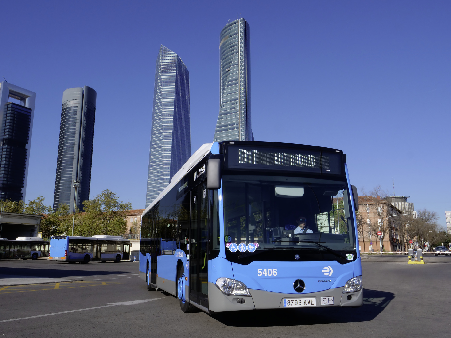 Verkehrsbetrieb EMT Madrid mit umweltfreundlichem Gesamtkonzept: 672 mit Erdgas betriebene Mercedes-Benz Citaro NGT im Einsatz. Mercedes-Benz Citaro NGT: 672 Mercedes-Benz Citaro NGT mit Gasantrieb bilden Rückgrat für umweltschonenden Omnibusverkehr in Madrid