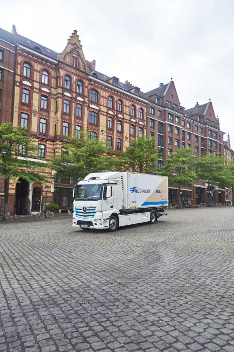 Nagel-Group fährt jetzt in Hamburg elektrisch – gesamte Mercedes-Benz eActros „Innovationsflotte“ im Praxiseinsatz