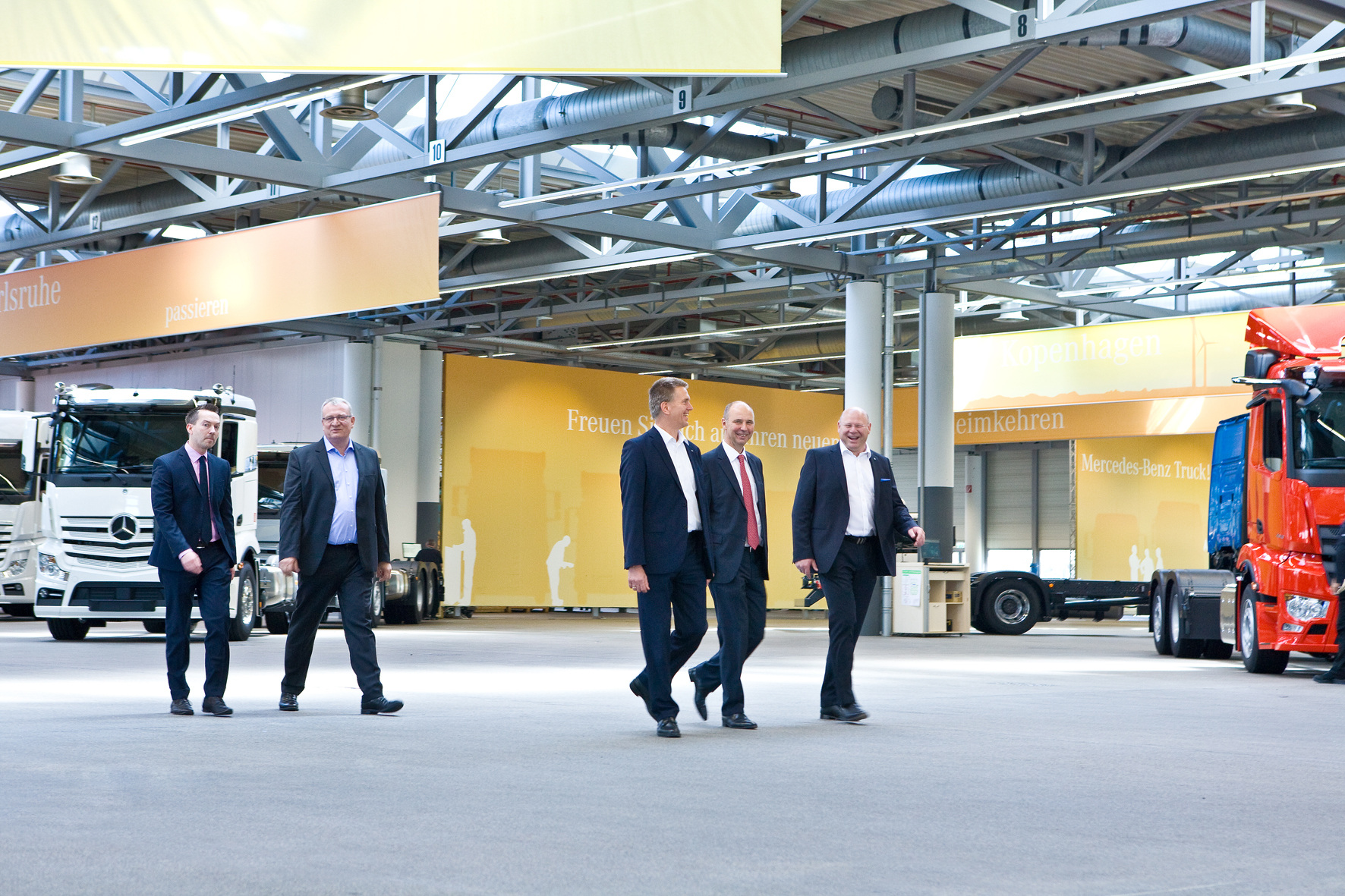Im Kundencenter von Mercedes-Benz Lkw in Wörth.