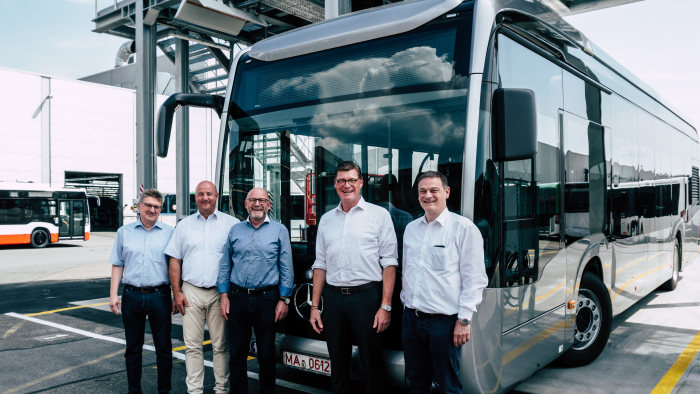E-Mobility 'Made in Baden-Württemberg': Transport Minister Winfried Hermann visits the production line of the fully electric eCitaro city buses in Mannheim