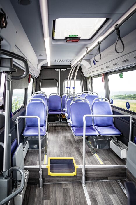 Nachwuchs bei den Minibussen mit Stern:  Sprinter Transfer 45 und der Sprinter City 45