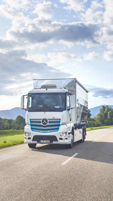 Vollelektrischer Lkw-Lieferverkehr bei Rastatt: Mercedes-Benz eActros bewährt sich im Praxiseinsatz bei Logistik Schmitt