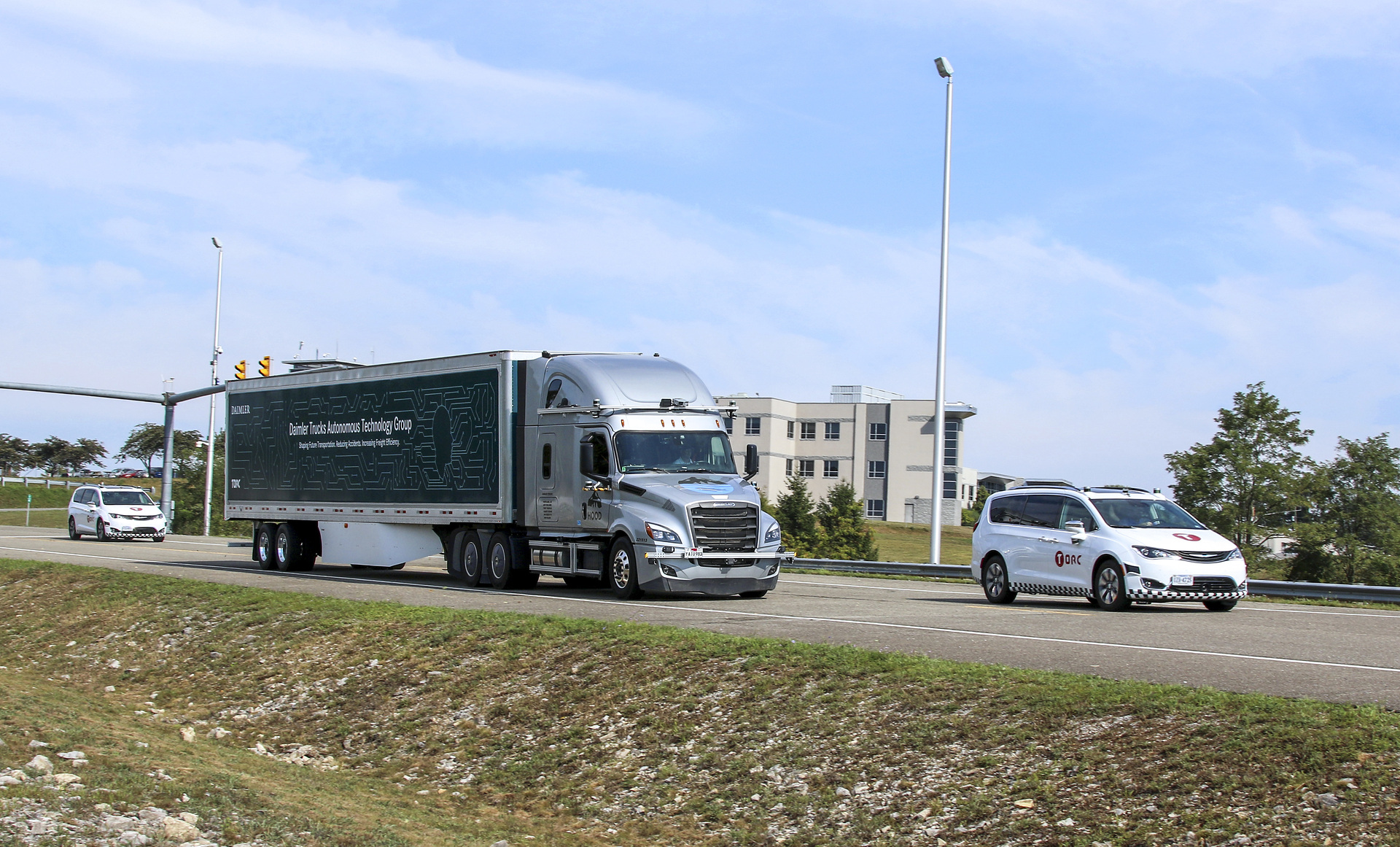 Erprobung und Entwicklung von Lkw mit SAE Level 4-Technologie auf öffentlichen Straßen in Virginia (USA) Daimler Trucks und Torc Robotics weiten Erprobung automatisierter Lkw auf US-Highways aus – Sicherheit höchste Priorität