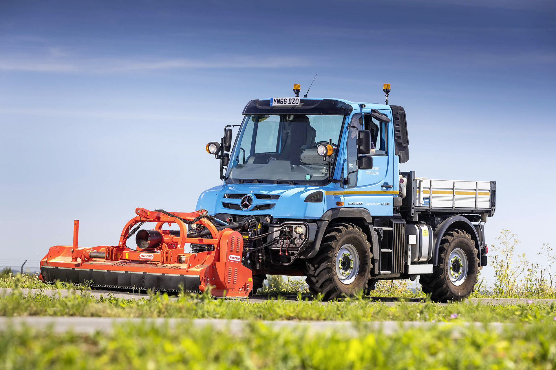 U 218 to mark the 30th anniversary of successful Unimog operations