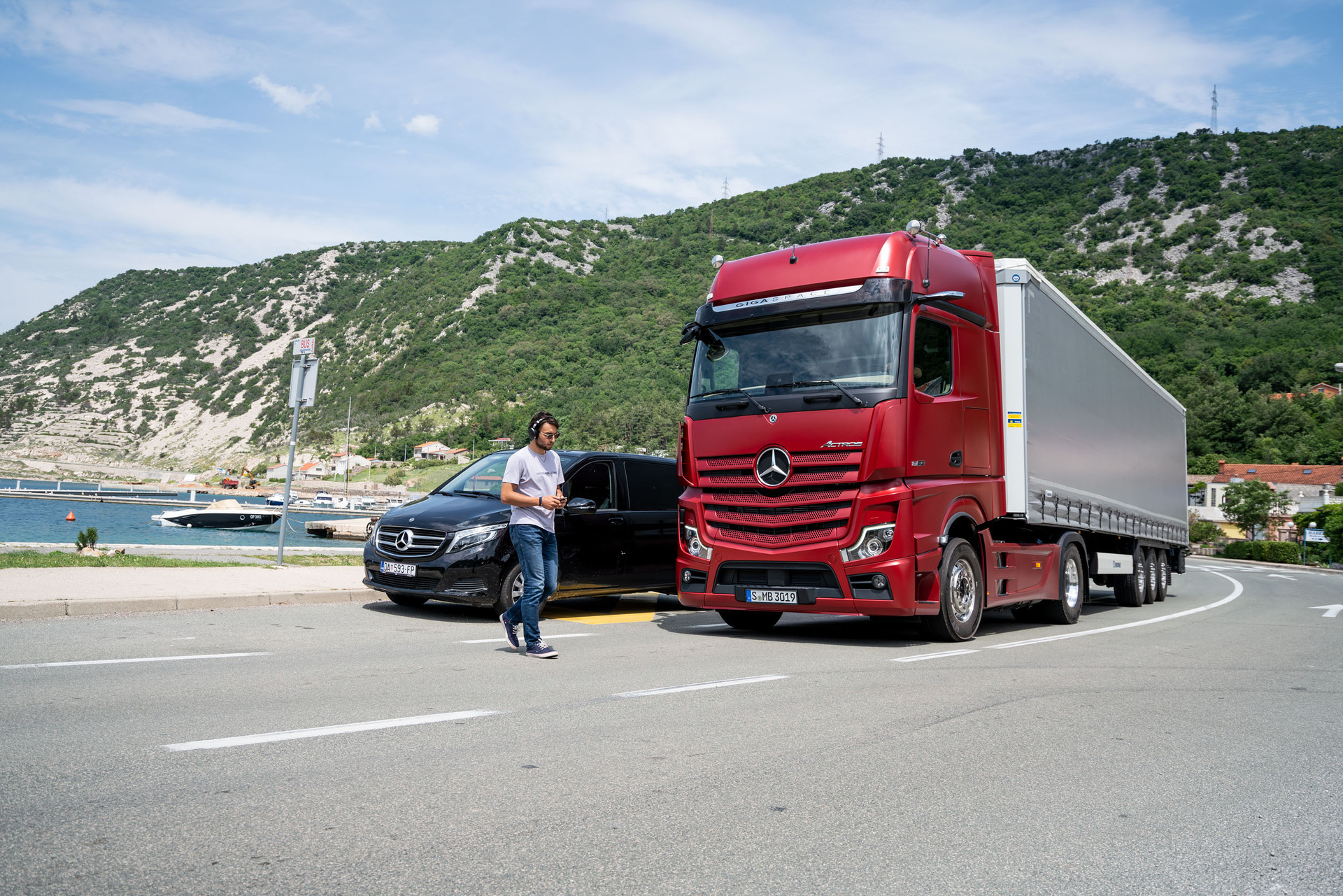 Mercedes-Benz Actros, Modelljahr 2018, mit Active Brake Assist 5, MirrorCam Mercedes-Benz Actros, Modelljahr 2018