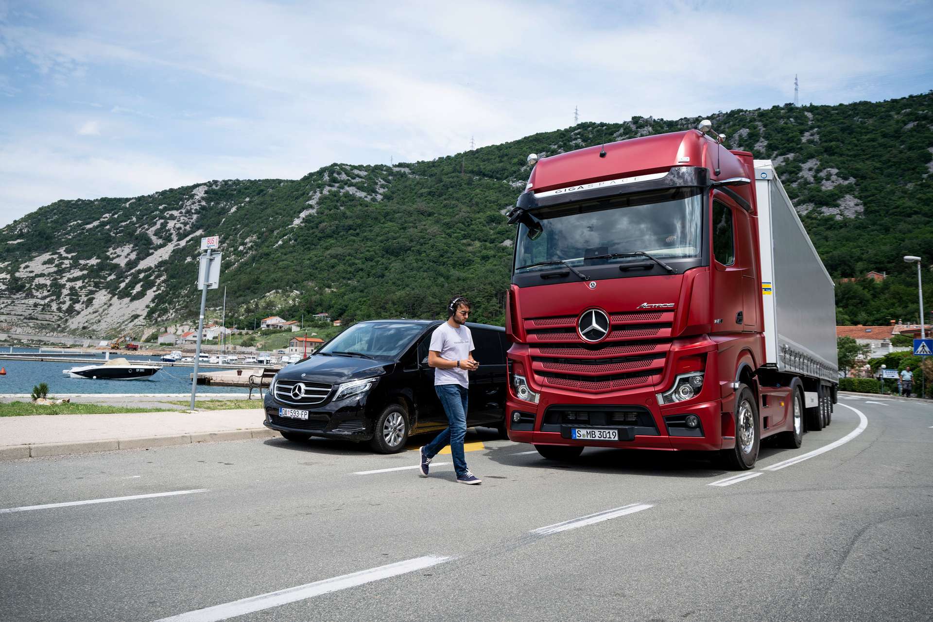 Mercedes-Benz Actros, Modelljahr 2018, mit Active Brake Assist 5, MirrorCam Mercedes-Benz Actros, Modelljahr 2018