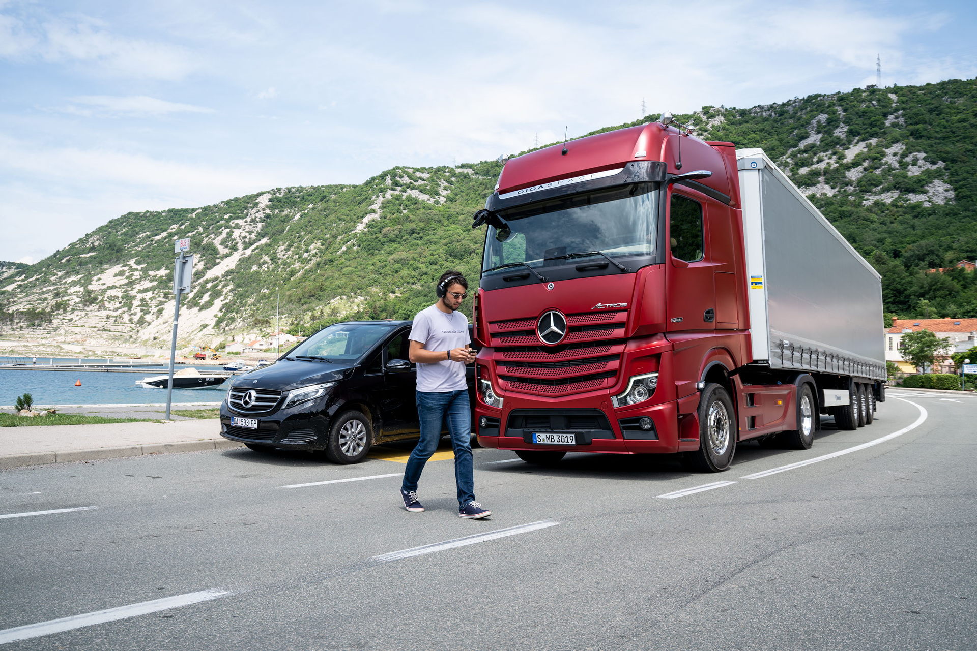 Mercedes-Benz Actros, Modelljahr 2018, mit Active Brake Assist 5, MirrorCam Mercedes-Benz Actros, Modelljahr 2018