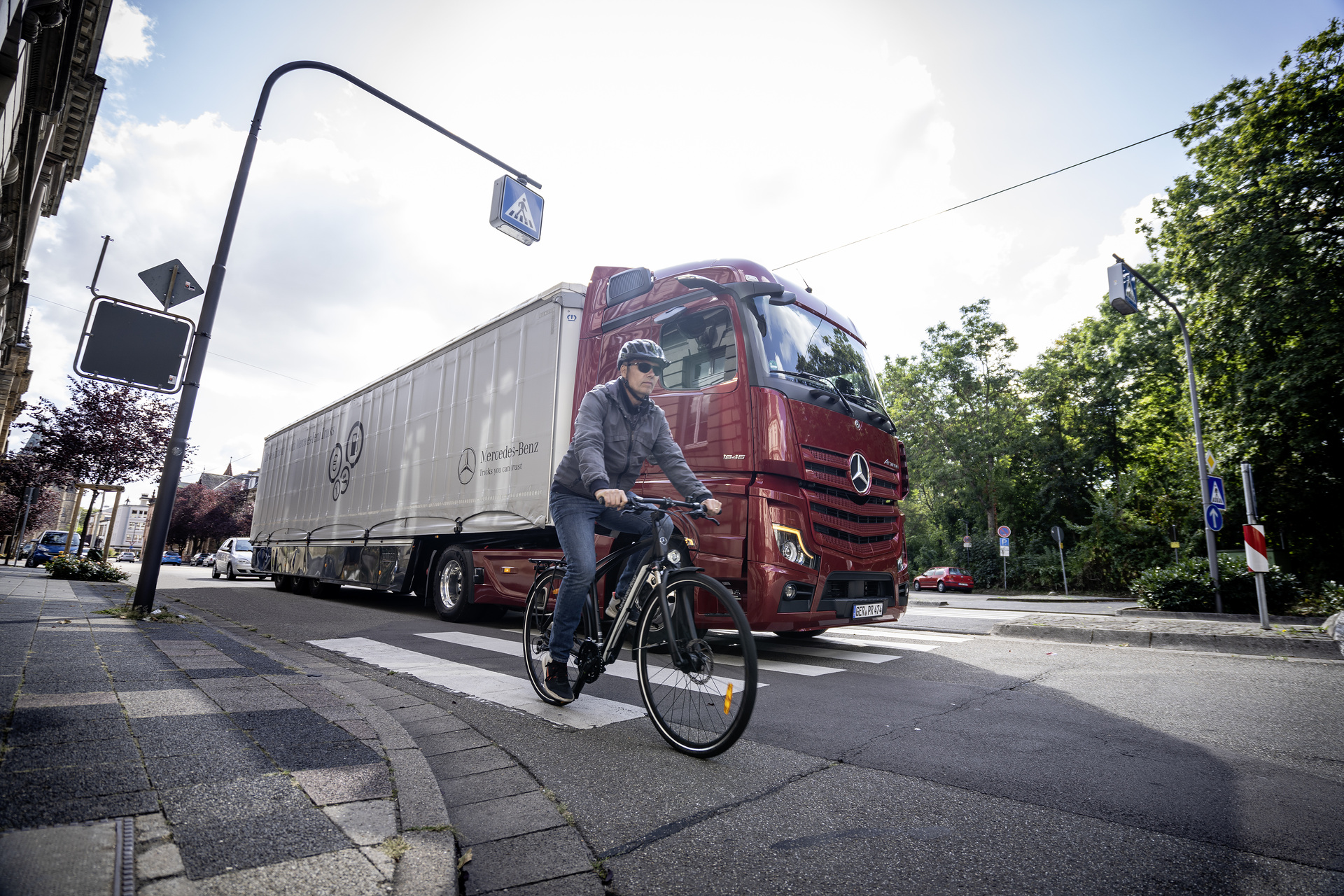 Neuer Mercedes-Benz Actros mit MirrorCam Mercedes-Benz Actros