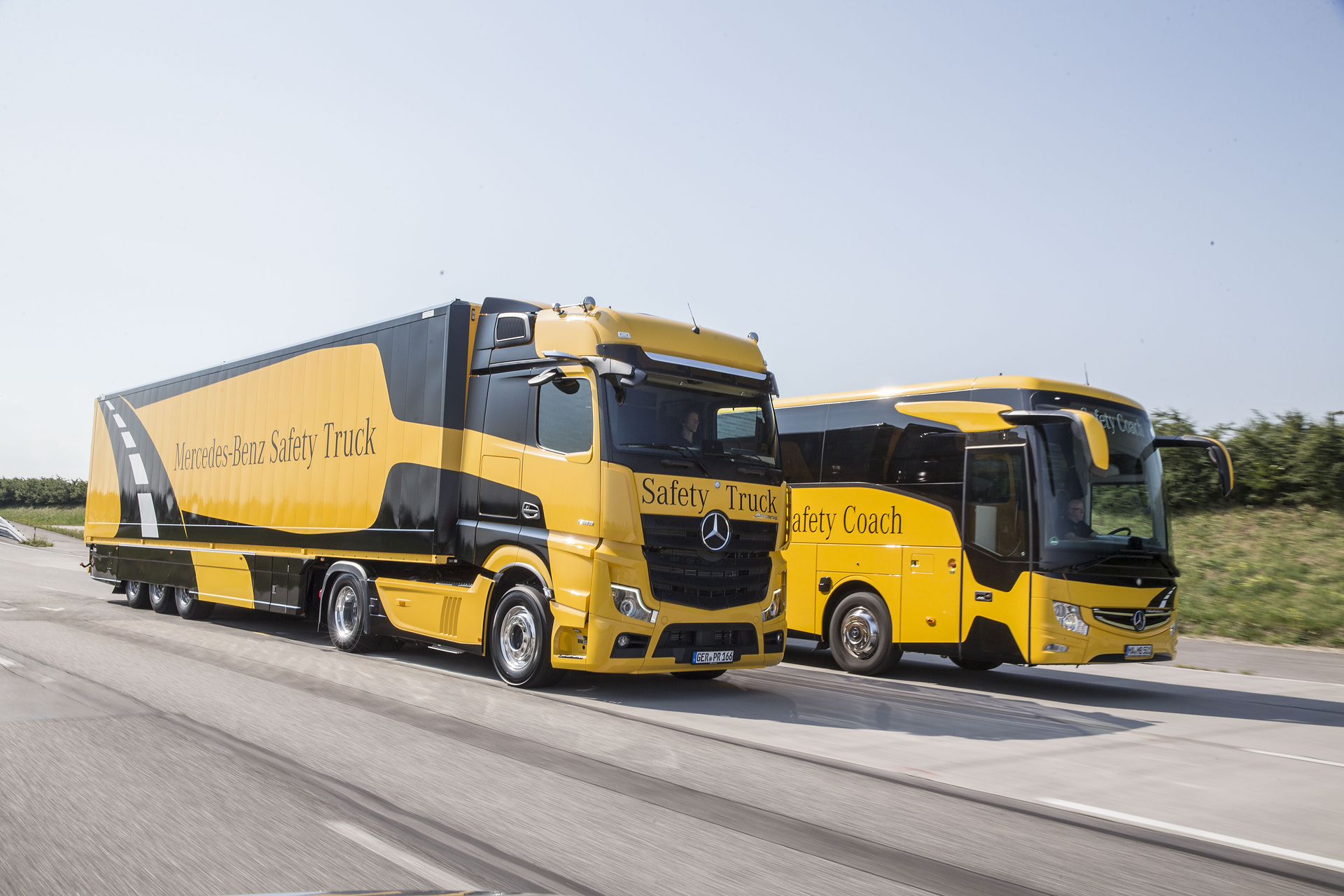 Mercedes-Benz Safety Truck + Mercedes-Benz Safety Coach