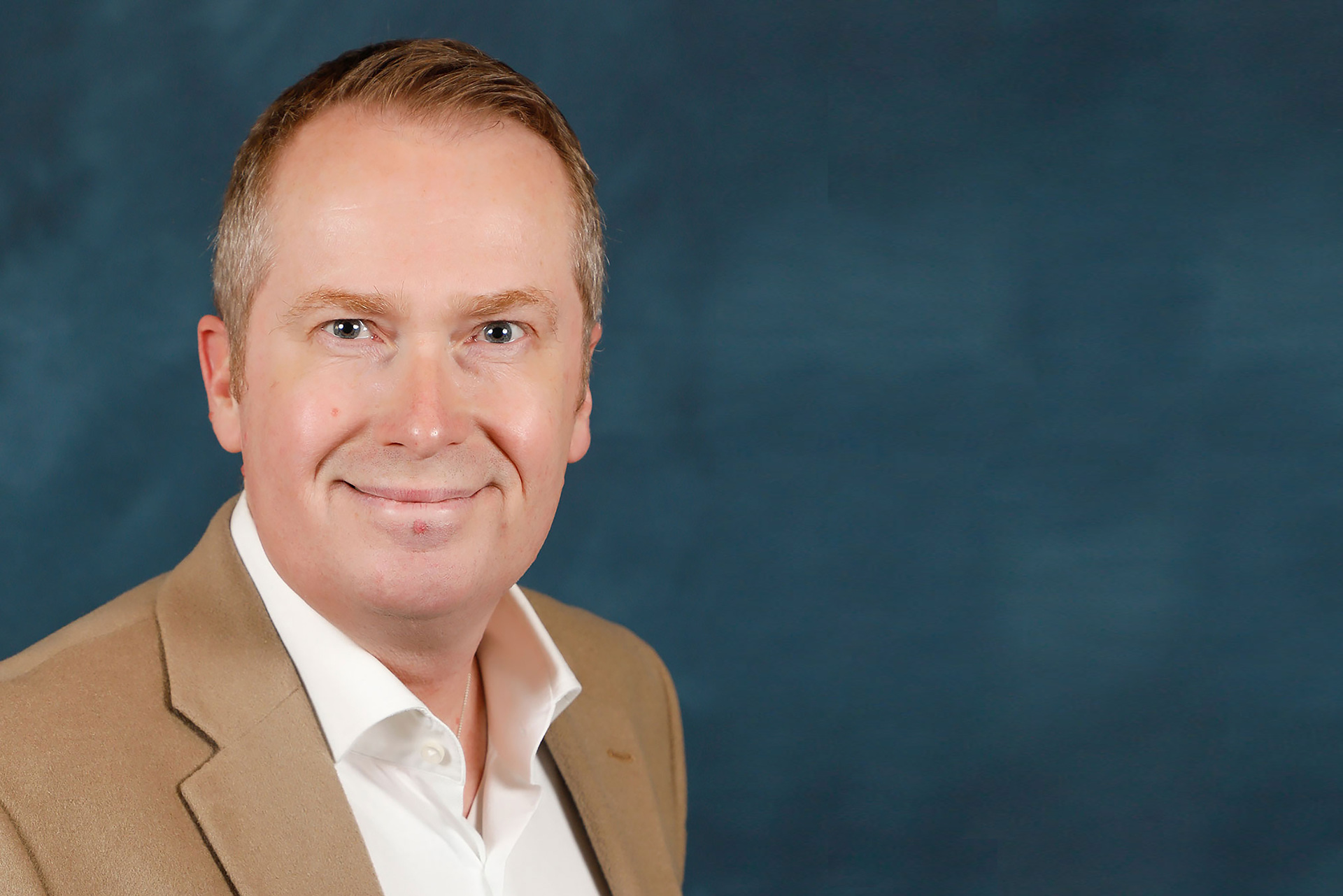 Tobias Waldeck, Leiter Daimler Truck Financial: „Dynamic Lease ist die Zukunft der Lkw-Finanzierung. Über die Vernetzung der Fahrzeuge können wir die tatsächliche Kilometerleistung der Fahrzeuge erfassen und den Tarif für den Kunden daran anpassen, wie viel das Fahrzeug tatsächlich gefahren wurde.“ Daimler Mobility startet in den USA erstes Leasing-Produkt für Lkw mit nutzungsbasierter Rate in Serie