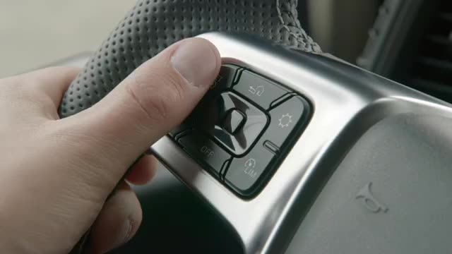 Footage: The new Actros - Safety Assistance Systems