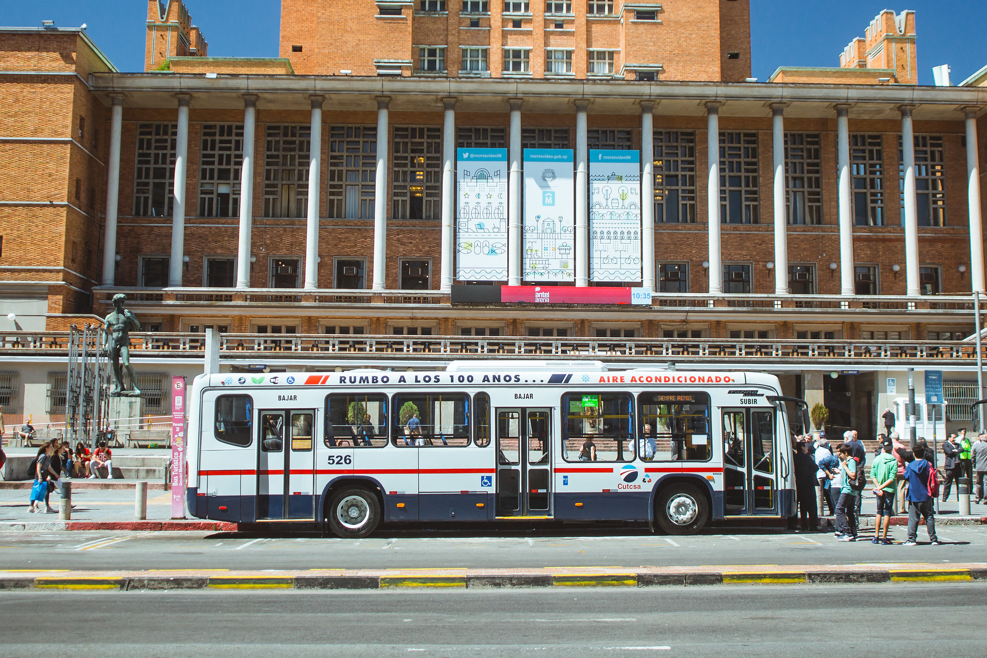 Daimler Buses receives an order for 147 city buses in Uruguay