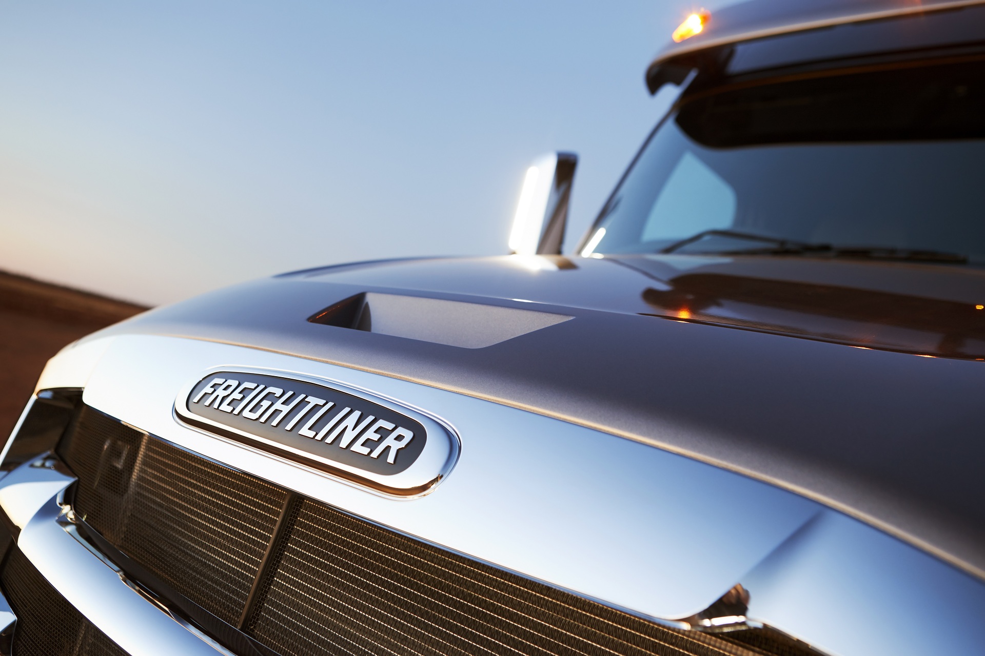 American truck for down-under: Daimler is bringing the new Freightliner Cascadia to Australia & New Zealand American truck for down-under: Daimler is bringing the new Freightliner Cascadia to Australia & New Zealand