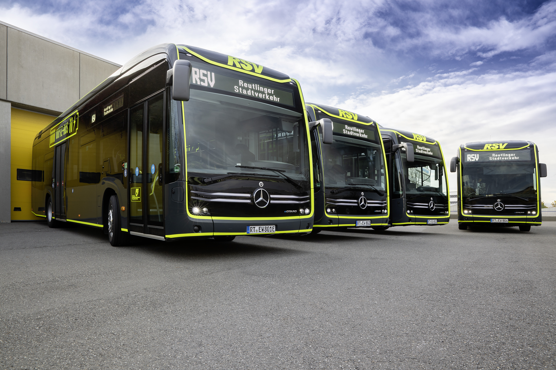 Ab Dezember 2019 setzt die Reutlinger Stadtverkehrsgesellschaft (RSV) vier neue eCitaro auf der E-Linie 7 ein. Elektrobusse von Mercedes-Benz für Reutlinger E-Linie