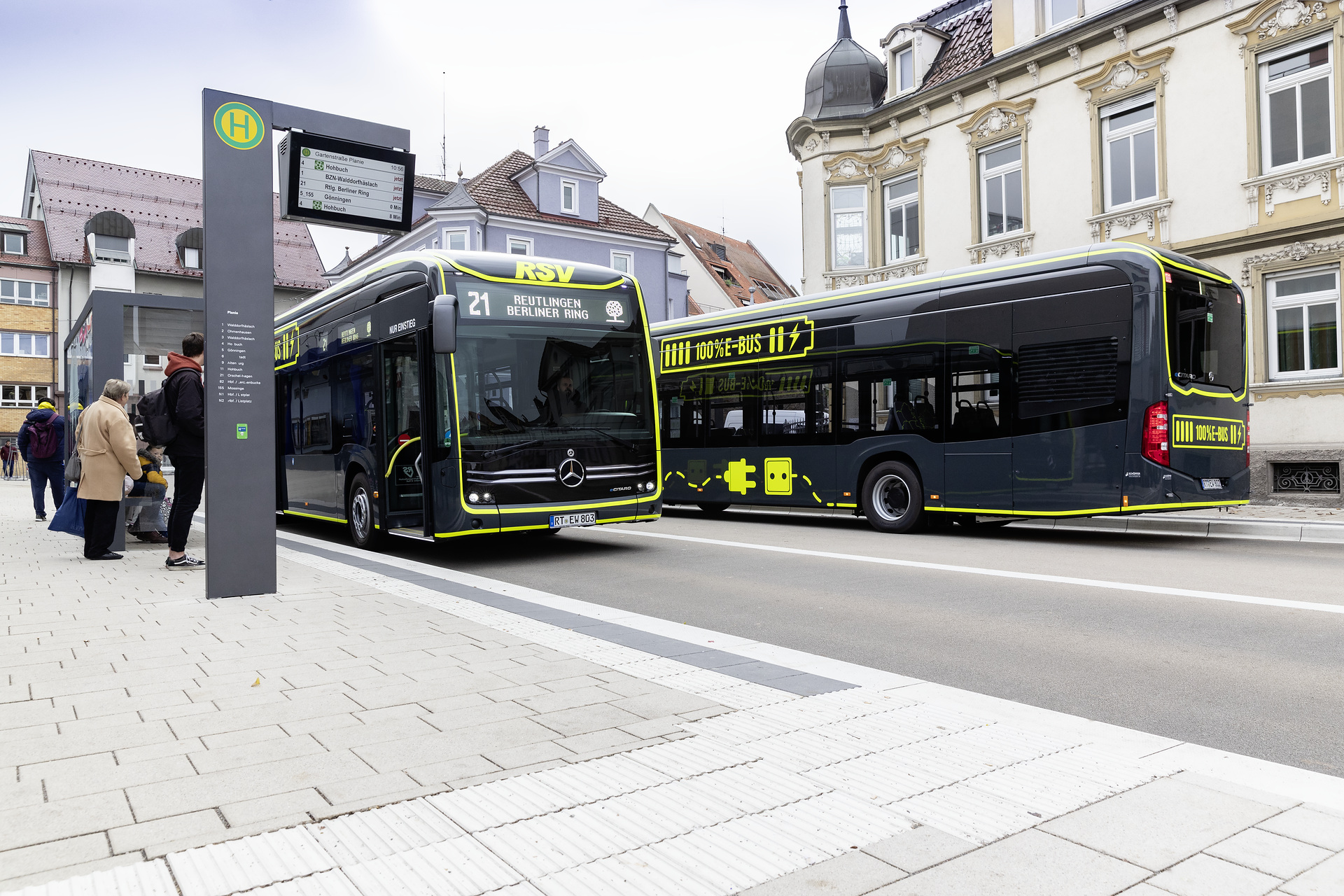 Die neuen eCitaro der Reutlinger Stadtverkehrsgesellschaft (RSV) bewähren sich bereits im Testeinsatz. Elektrobusse von Mercedes-Benz für Reutlinger E-Linie