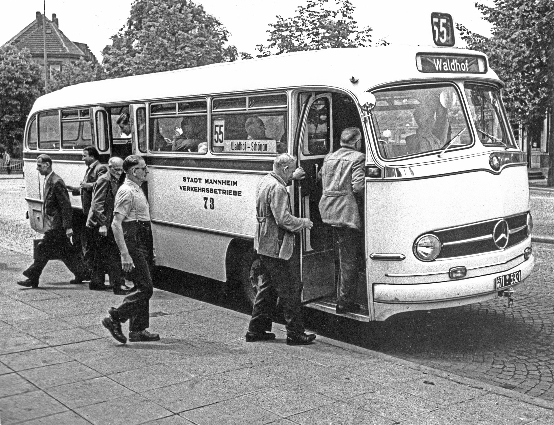 Durchschlagender Erfolg: Omnibus Mercedes-Benz O 321 H/HL (1954 bis 1964)