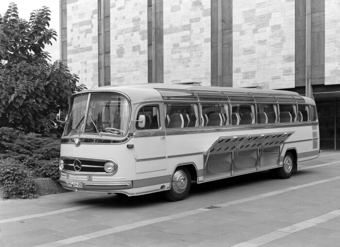 Resounding success: Mercedes-Benz O 321 H/HL bus (1954 to 1964)