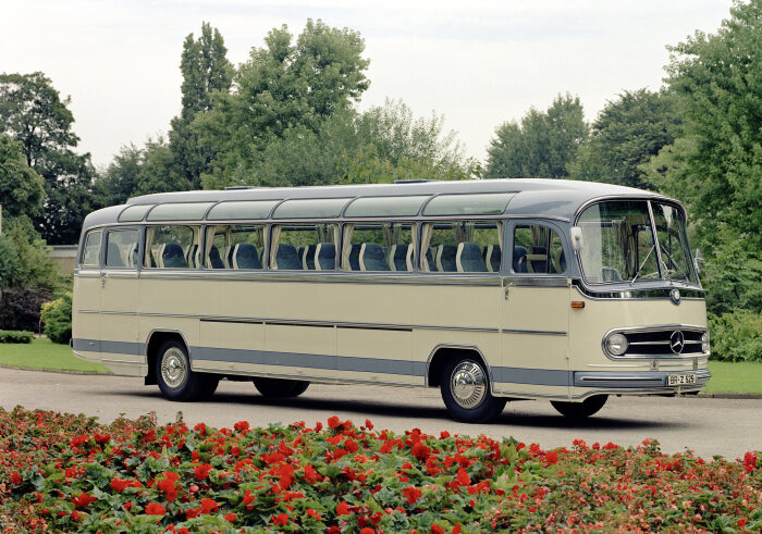 Resounding success: Mercedes-Benz O 321 H/HL bus (1954 to 1964)