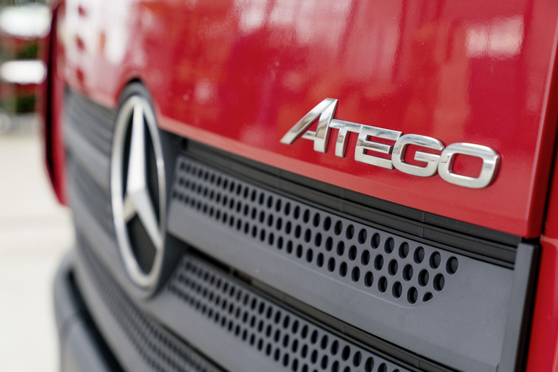 The Mercedes-Benz Atego delivers poinsettias during the  advent period