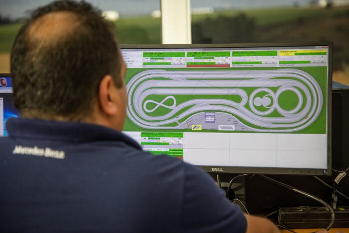 Cooperation in Brazil:  Mercedes-Benz and Bosch build a modern testing centre for vehicles in Iracemápolis