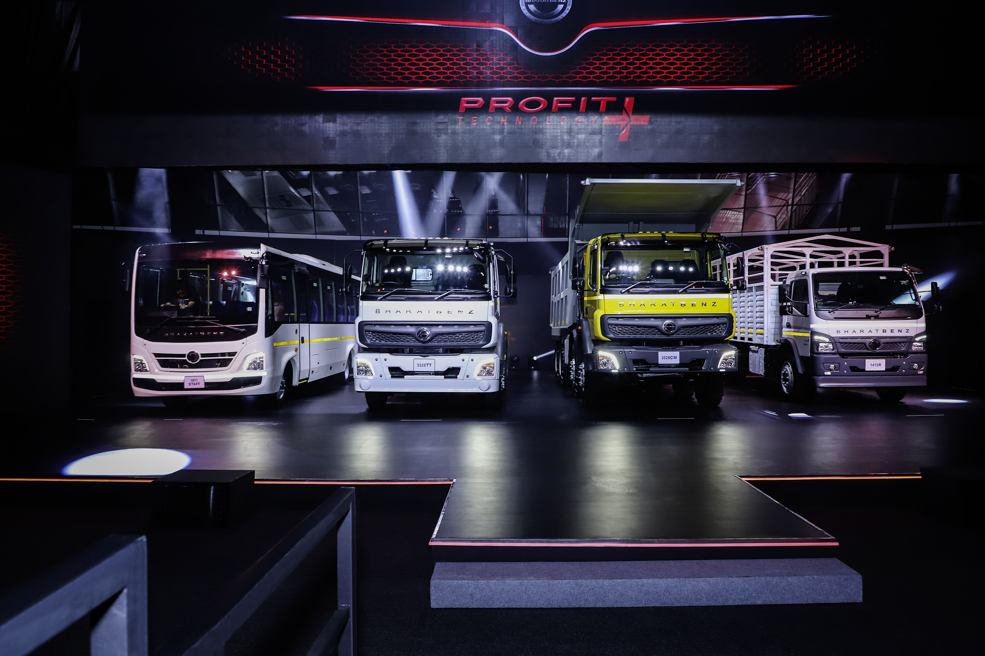 Daimler India Commercial Vehicles (DICV), Daimler’s commercial vehicle subsidiary in India, this week showcased its all-new range of BharatBenz vehicles for the Indian market. On display were over a dozen medium and heavy-duty trucks and buses updated inside and out. Daimler subsidiary premieres all-new commercial vehicle portfolio for India