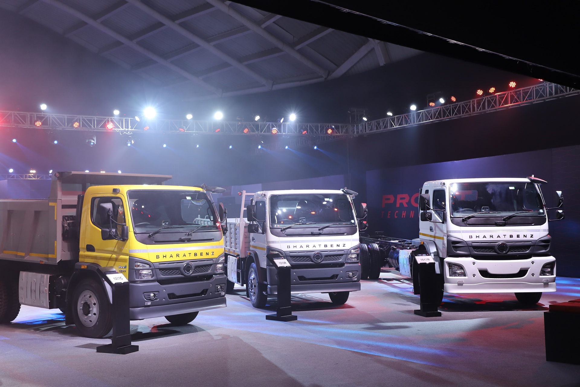 Daimler subsidiary premieres all-new commercial vehicle portfolio for India