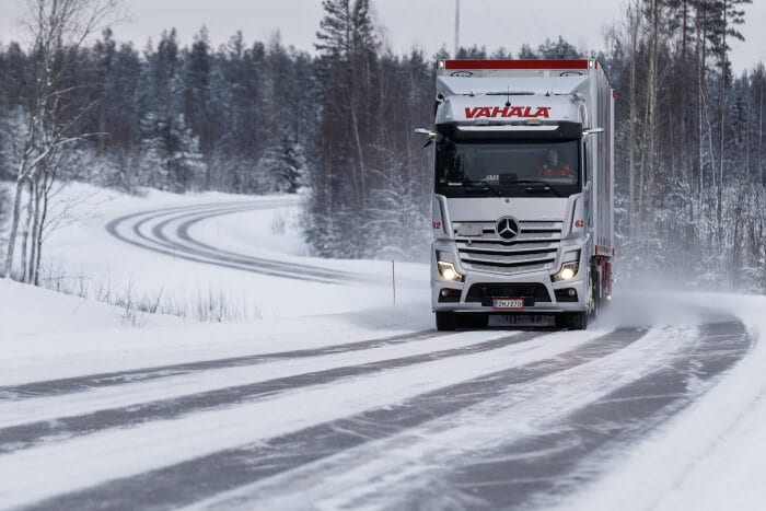 Transport Vähälä - Winterfahrerprobung Finnland